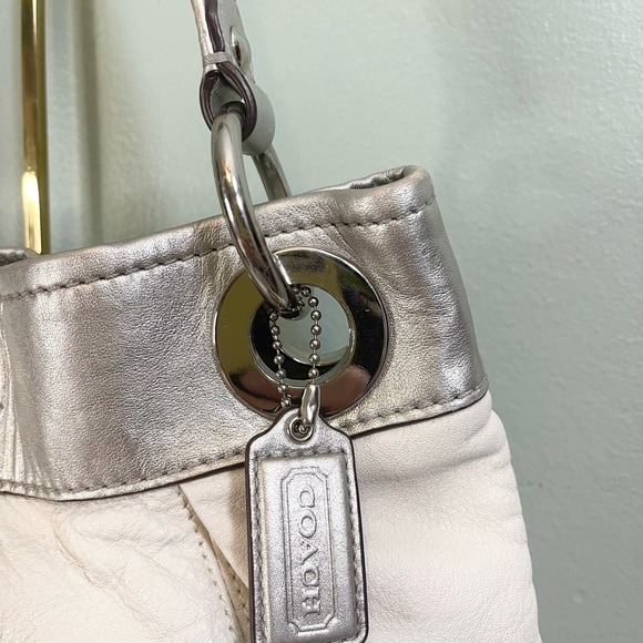 Vintage Coach Ashley White Silver Leather Convertible Crossbody Shoulder Handbag - Picture 4 of 15